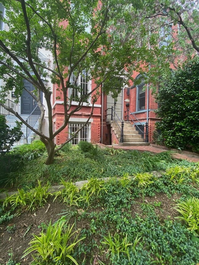 Building Photo - 1507 R St NW