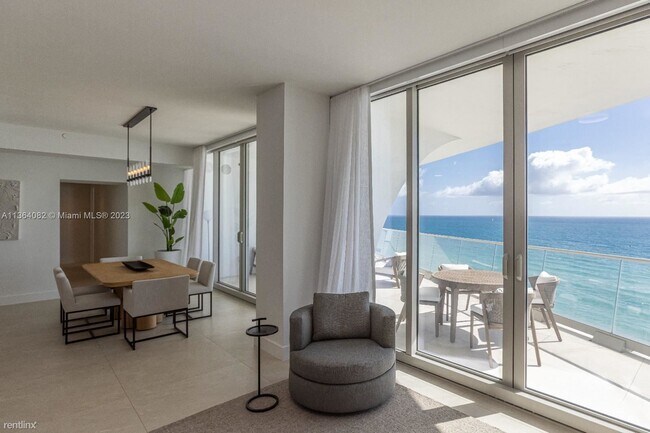 Building Photo - 2 br, 2.5 bath Condo - 16901 Collins Ave A...