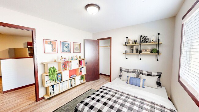 Foto del edificio - Story City Duplex Available June 18th, 2025
