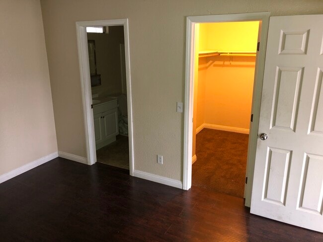 Building Photo - 23815 Hemlock Avenue, Unit 7