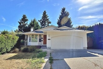 Building Photo - 7634 SE Main St