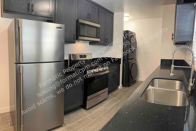 Foto del edificio - 1264-1265 W 83rd, Los Angeles, CA 90044