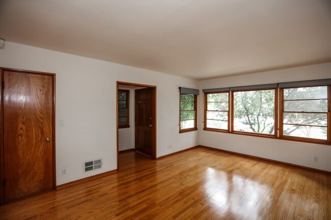 Limpio, cuidado con cariño - 1147 24th St