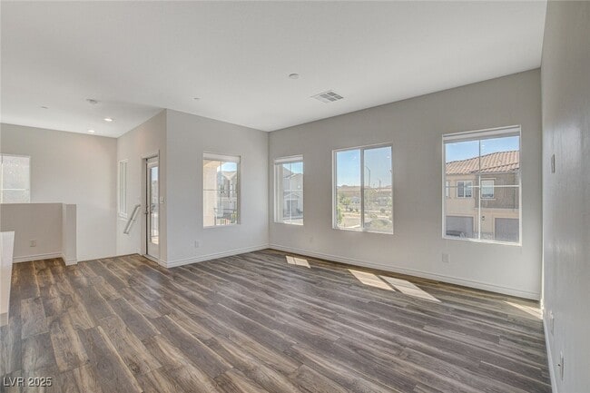 Building Photo - 206 Callen Falls Ave