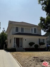 Building Photo - 422 S Van Ness Ave