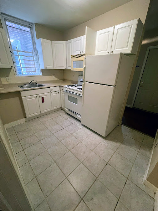 Apt 1 - Kitchen - 1861 N Willington St