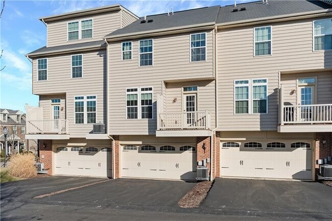 Building Photo - 204 Hounslow Rd