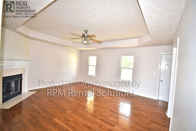 Building Photo - Adorable 3BR/2BA, attached 2 car garage N....