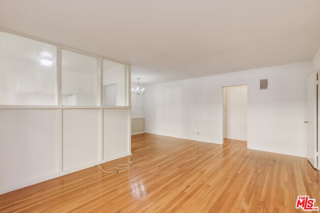 Foto del edificio - 1058 S Wooster St