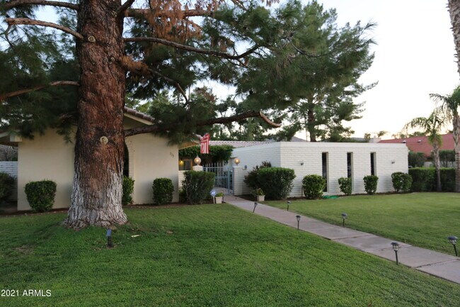 Building Photo - 537 W Wakonda Ln