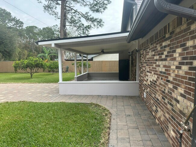 Building Photo - 4123 Lazy Hollow Ln N