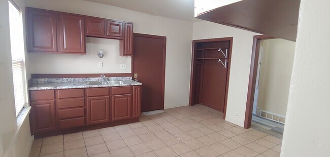 Foto del edificio - 2551 N 44th St