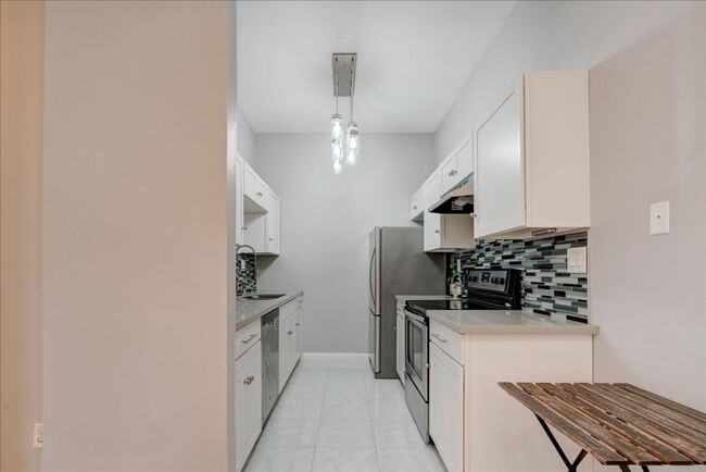 Foto del edificio - 1 Bedroom Condo in the UTC Area! Remodeled...