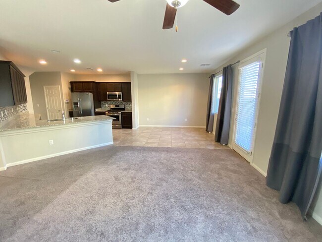 Foto del edificio - MARVELOUS 3 BEDROOM, 2.5 BATHROOM HOME IN ...