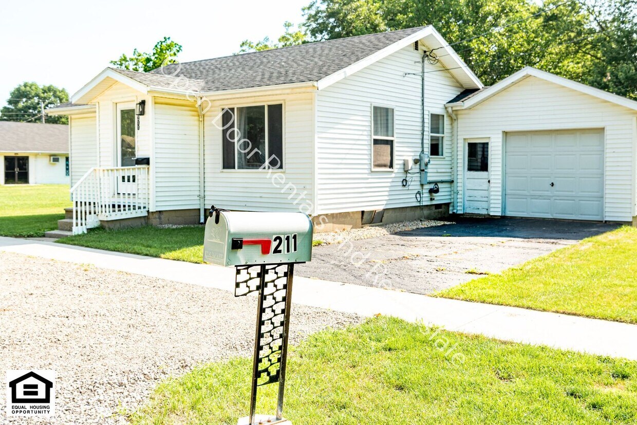 Foto principal - Newly remodeled 2 bedroom home!