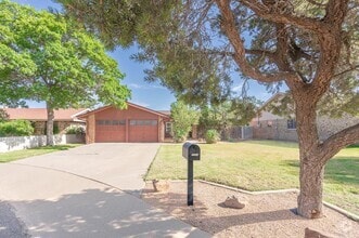 Building Photo - 1523 Doe Ln
