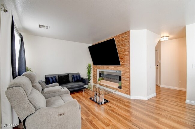 Building Photo - 2529 Charleville Ave