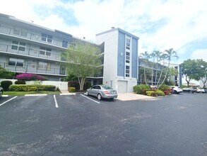 Building Photo - 14747 Cumberland Dr