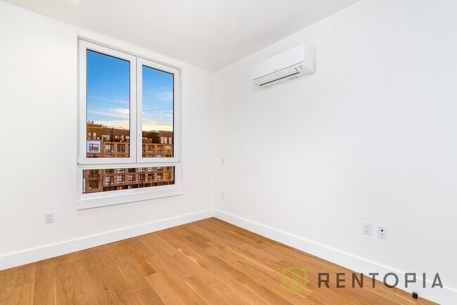 Foto del edificio - 1052 Greene Ave