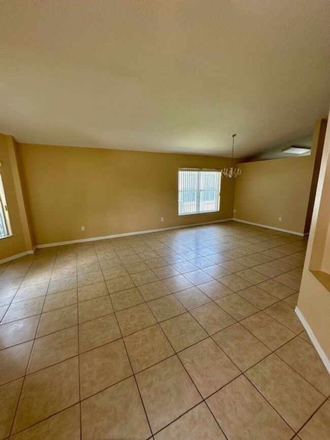 Building Photo - 4/2 in HUNTERS CREEK! Available AUGUST 8th...