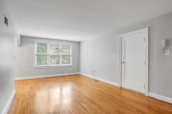 Foto del edificio - 752 9th St SE