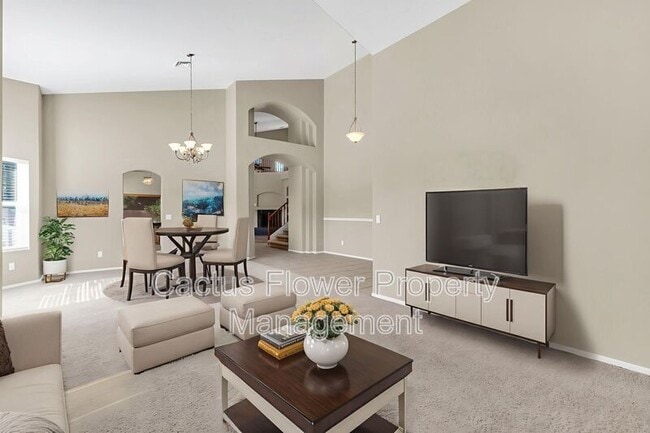 Building Photo - 2524 N Sunrise