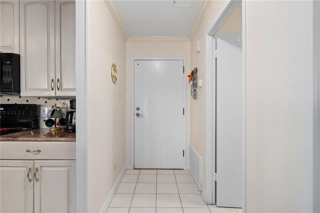 Building Photo - 1400 Ocean Dr