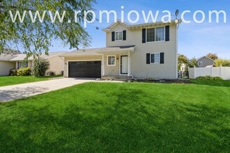 Building Photo - 770 SE Harper Dr
