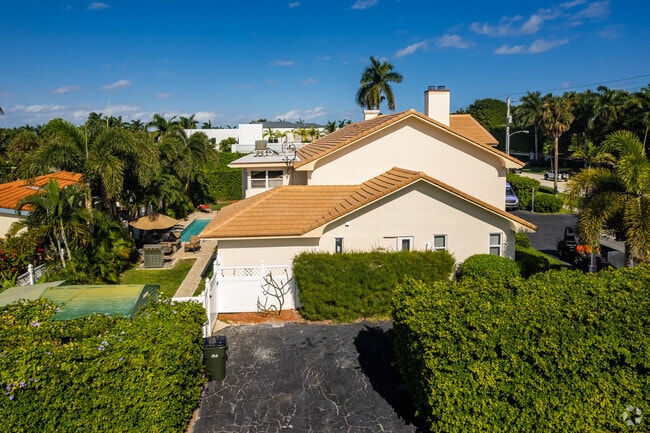 Building Photo - 1060 S Ocean Blvd