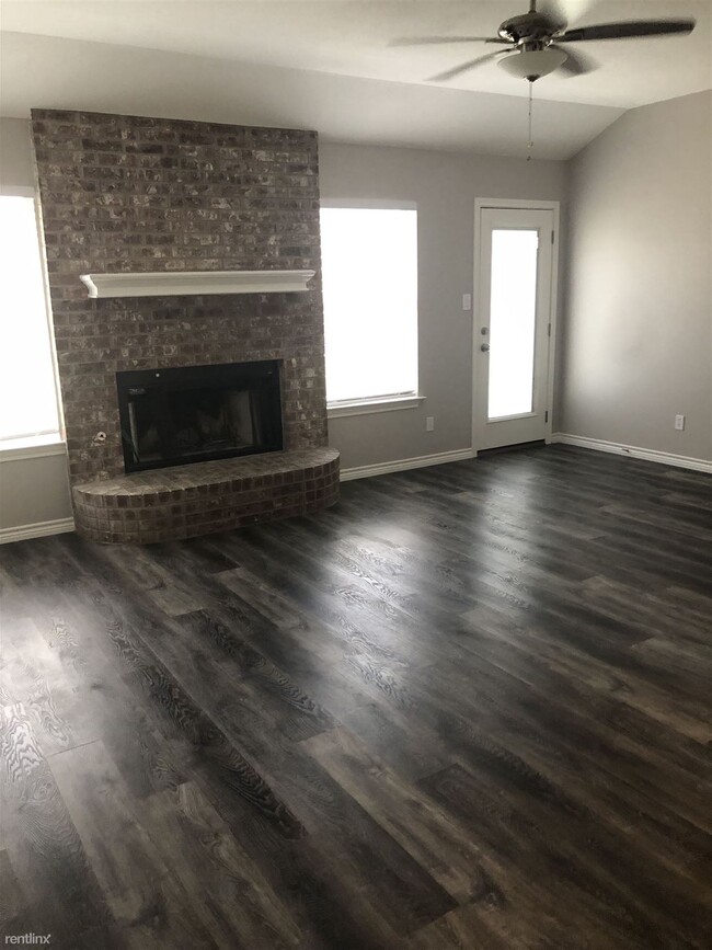 Building Photo - 3 br, 2 bath House - 2012 Benjamin Dr