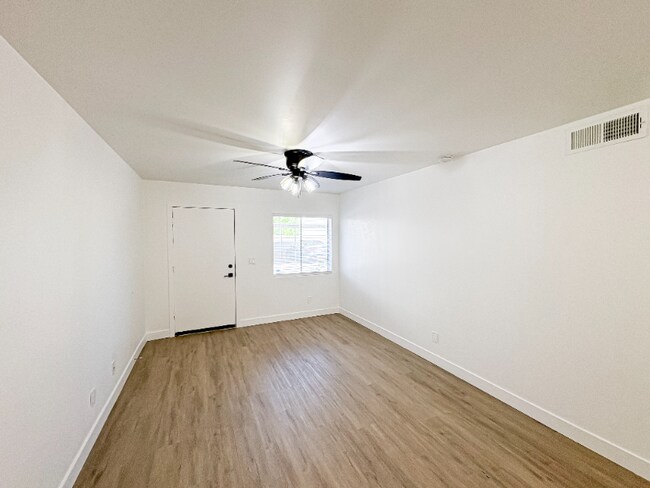 Building Photo - 1637 N 51st St