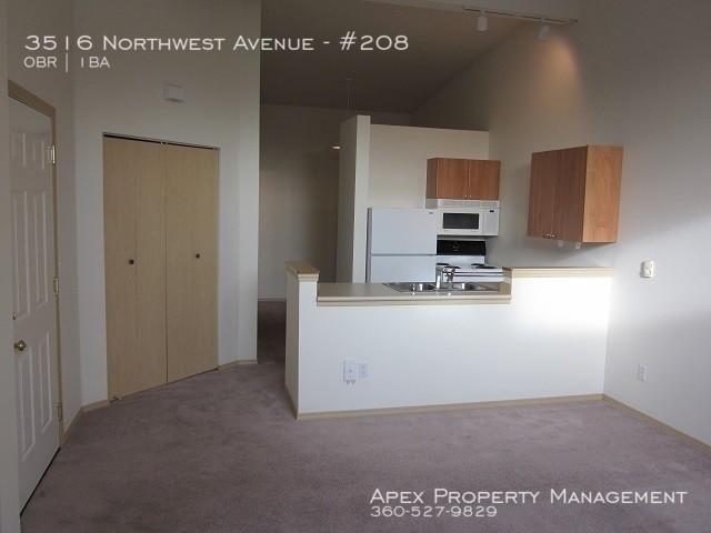 Building Photo - NORTH- City Suites