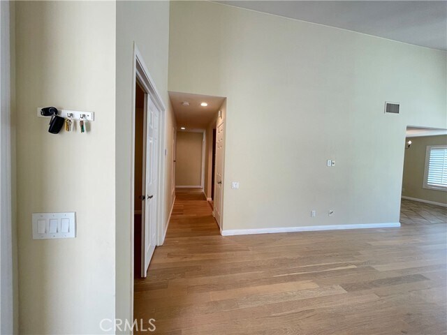Building Photo - 19 Sandpiper