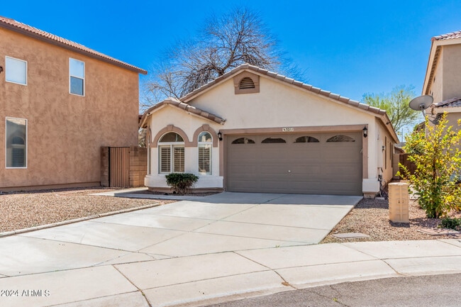 Building Photo - 3211 E Kristal Way