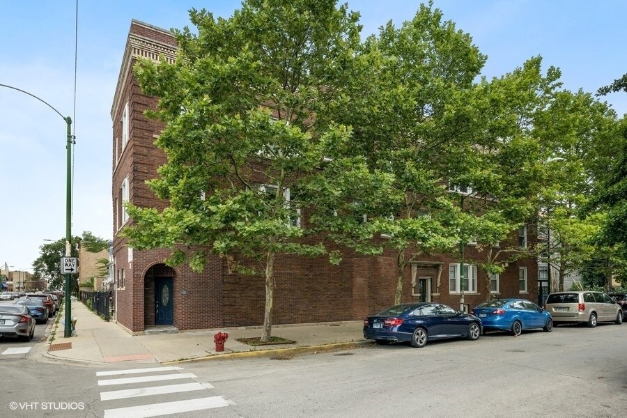 Primary Photo - 3100 W Diversey Ave