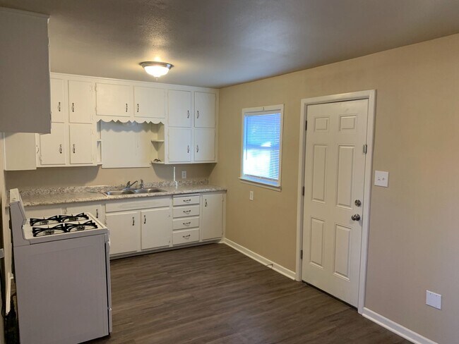 Foto del edificio - Completely Remodeled 3 bed house!