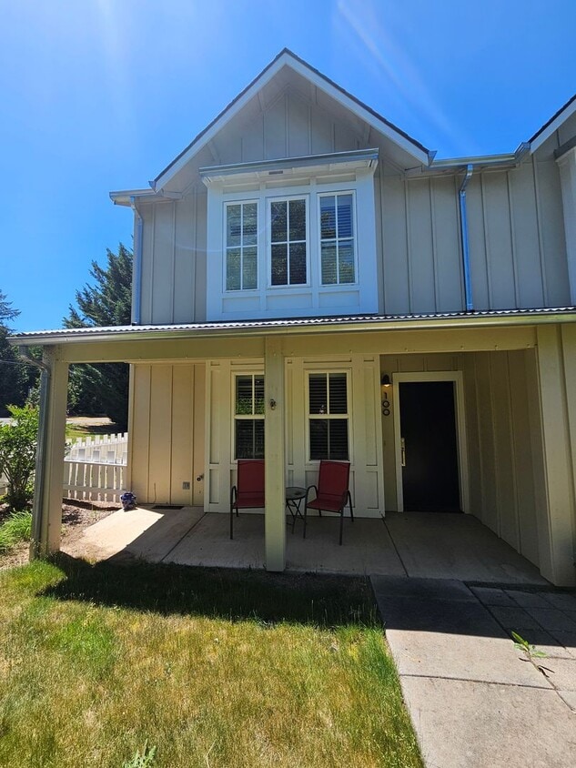 Primary Photo - Beautiful Townhouse in the Heart of Jackso...