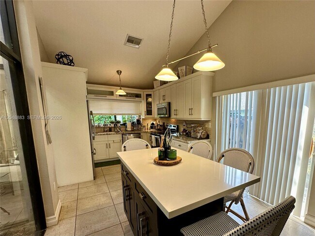 Foto del edificio - 9013 SW 102nd Pl