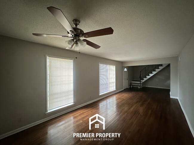 Foto del edificio - Spacious 3BR/2BA Bartlett Home | 1,770+ SQ FT, Tile Floors & Large Fenced Yard