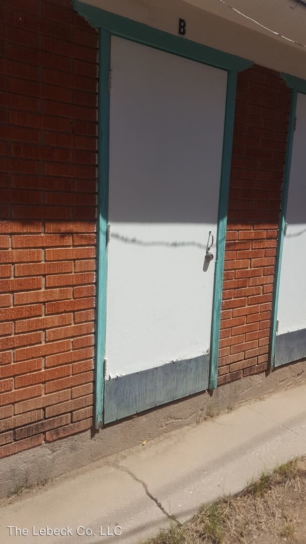 Building Photo - 4608 Zuni Rd SE