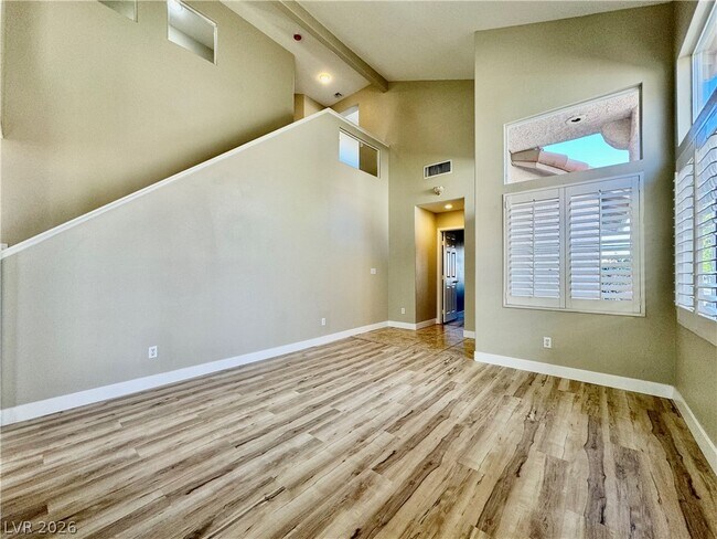 Foto del edificio - 8181 W Rochelle Ave