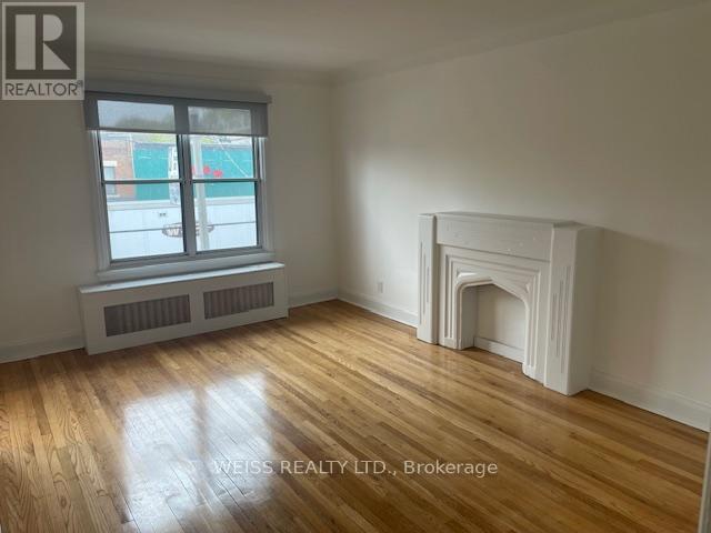 Photo du bâtiment - 517-517 Eglinton Ave W