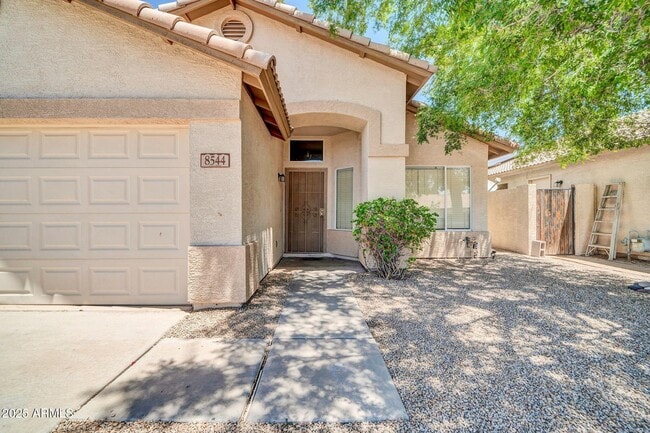 Foto del edificio - 8544 W Cherry Hills Dr