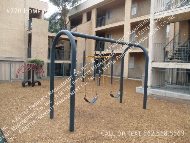 Building Photo - 4770 Home Ave