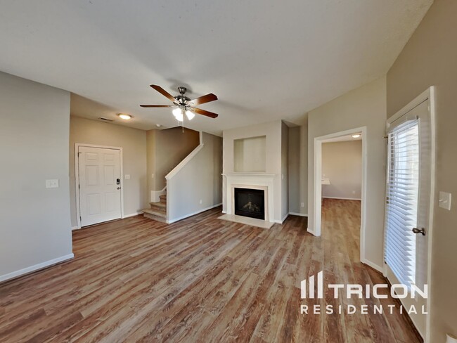 Foto del edificio - 7036 Paint Rock Ln