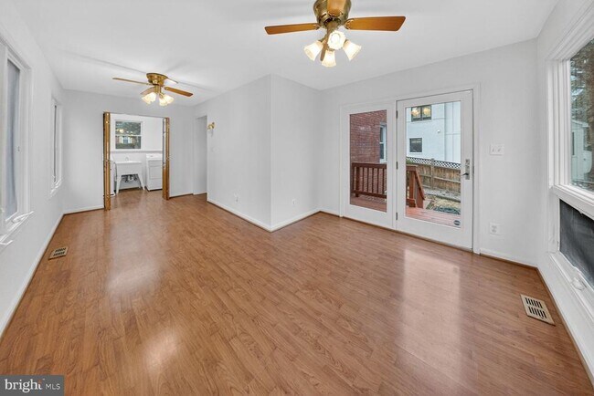 Foto del edificio - 6031 9th St N