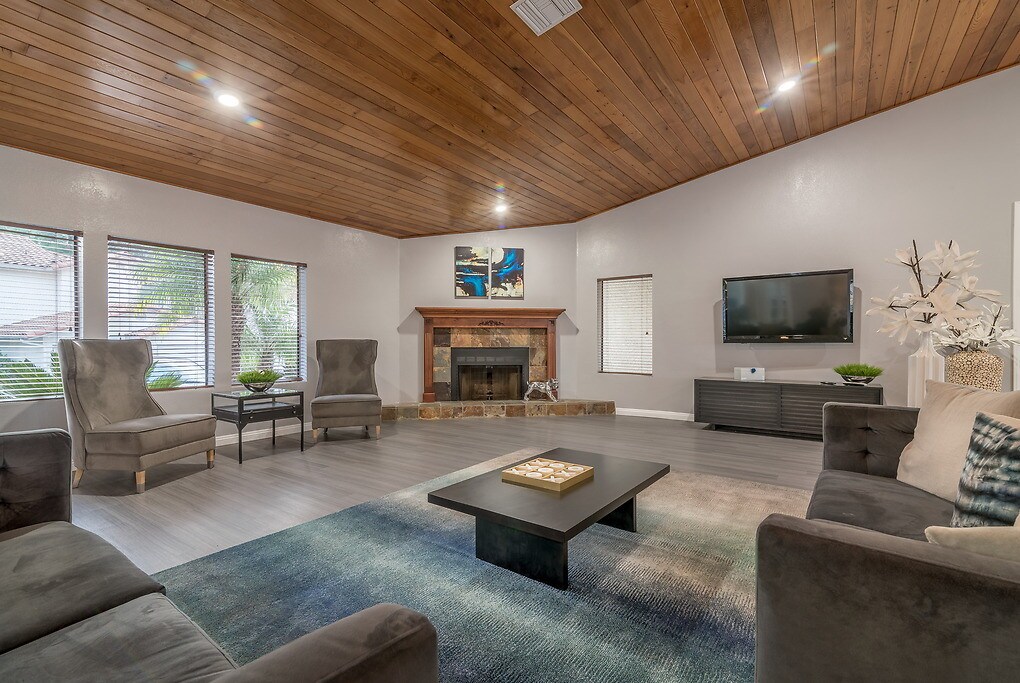 Bernardo Crest Apartments San Diego, CA