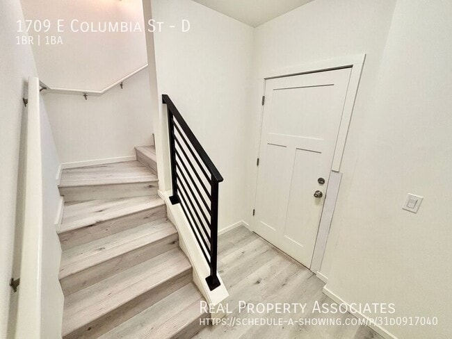 Building Photo - 1709 E Columbia St