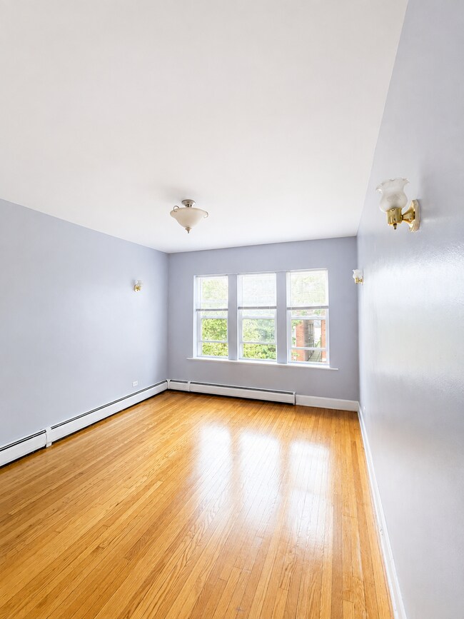 Building Photo - 3938 S Talman Ave