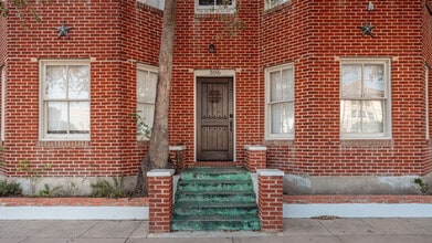 Building Photo - 304 Power St
